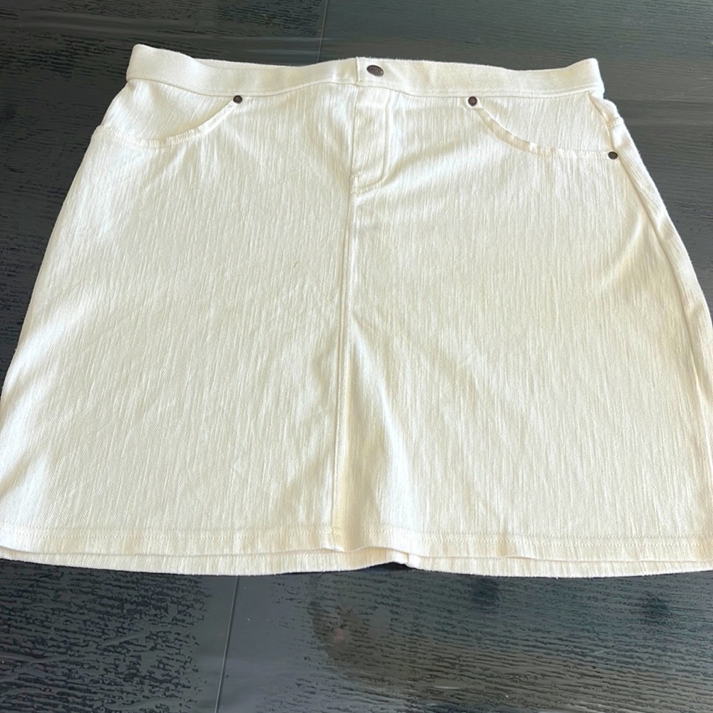 Off white mini skirt. NWOT.  Back in fashion.  Great for summer!